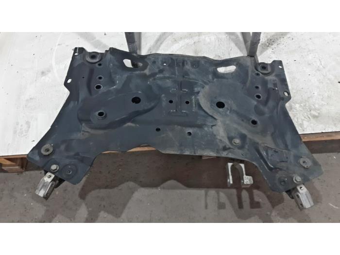 Subframe from a Citroën C5 III Berline (RD) 1.6 HDiF 16V 2013