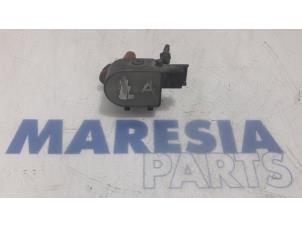 Używane Silnik reflektora Peugeot 508 SW (8E/8U) 2.0 RXH HYbrid4 16V Cena € 35,00 Procedura marży oferowane przez Maresia Parts