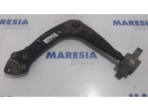 Used Front lower wishbone, left Peugeot 508 SW (8E/8U) 2.0 RXH HYbrid4 16V Price € 50,00 Margin scheme offered by Maresia Parts