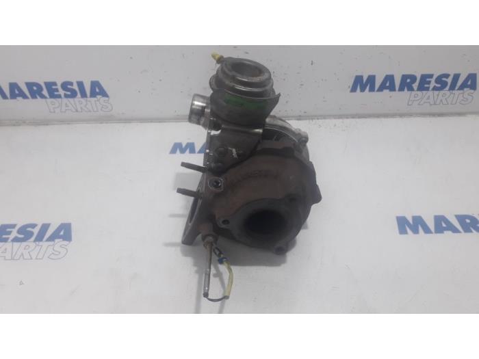 Turbo from a Renault Master IV (FV) 2.3 dCi 145 16V FWD 2012