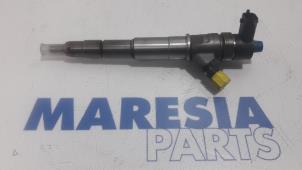 Used Injector (diesel) Renault Master IV (FV) 2.3 dCi 145 16V FWD Price € 158,81 Inclusive VAT offered by Maresia Parts