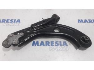 Used Front lower wishbone, right Peugeot 308 (L3/L8/LB/LH/LP) 1.2 12V e-THP PureTech 130 Price € 30,00 Margin scheme offered by Maresia Parts