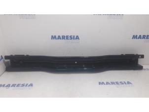 Used Rear bumper frame Alfa Romeo 159 (939AX) 2.2 JTS 16V Price € 35,00 Margin scheme offered by Maresia Parts