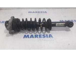 Używane Stopa amortyzatora lewy tyl Alfa Romeo 159 (939AX) 2.2 JTS 16V Cena € 75,00 Procedura marży oferowane przez Maresia Parts