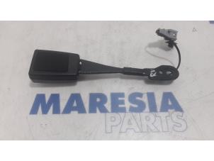 Used Front seatbelt buckle, right Citroen C5 III Berline (RD) 1.6 HDiF 16V Price € 20,00 Margin scheme offered by Maresia Parts