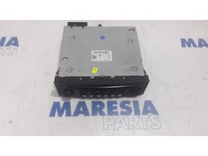 Używane Radioodtwarzacz CD Citroen C5 III Berline (RD) 1.6 HDiF 16V Cena € 90,00 Procedura marży oferowane przez Maresia Parts
