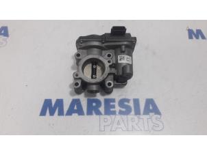 Used Throttle body Renault Captur (2R) 1.2 TCE 16V EDC Price € 19,99 Margin scheme offered by Maresia Parts