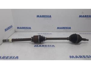 Used Front drive shaft, right Renault Trafic New (FL) 2.0 dCi 16V 115 Price € 84,70 Inclusive VAT offered by Maresia Parts
