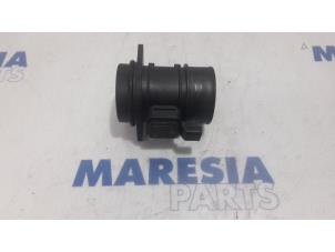 Used Airflow meter Renault Trafic New (FL) 2.0 dCi 16V 115 Price € 127,05 Inclusive VAT offered by Maresia Parts