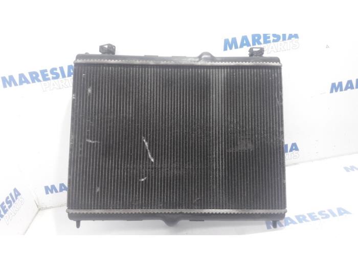 Radiator from a Citroën C5 III Berline (RD) 1.6 HDiF 16V 2013