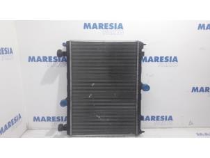 Usagé Radiateur d'eau Citroen C5 III Berline (RD) 1.6 HDiF 16V Prix € 35,00 Règlement à la marge proposé par Maresia Parts