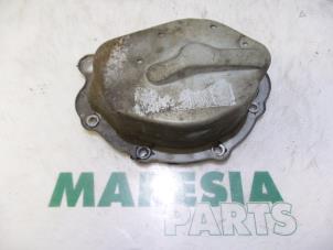 Used Gearbox cover Peugeot Partner 2.0 HDI Price € 25,00 Margin scheme offered by Maresia Parts