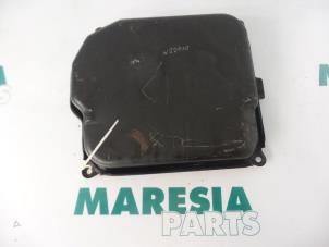 Used Gearbox cover Renault Laguna II Grandtour (KG) 1.8 16V Price € 25,00 Margin scheme offered by Maresia Parts
