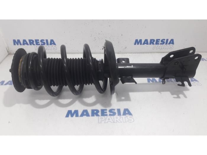 Front shock absorber rod, left from a Renault Master IV (MA/MB/MC/MD/MH/MF/MG/MH) 2.3 dCi 135 16V FWD 2020