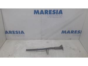 Used Exhaust front section Renault Clio IV (5R) 0.9 Energy TCE 90 12V Price € 50,00 Margin scheme offered by Maresia Parts