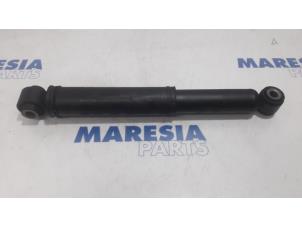 Used Rear shock absorber, left Renault Master IV (MA/MB/MC/MD/MH/MF/MG/MH) 2.3 dCi 135 16V FWD Price € 48,40 Inclusive VAT offered by Maresia Parts