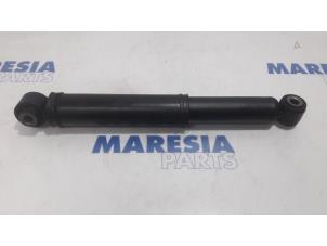Used Rear shock absorber, right Renault Master IV (MA/MB/MC/MD/MH/MF/MG/MH) 2.3 dCi 135 16V FWD Price € 48,40 Inclusive VAT offered by Maresia Parts