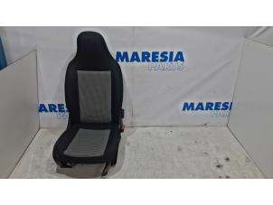 Used Seat, right Renault Twingo III (AH) Price € 105,00 Margin scheme offered by Maresia Parts