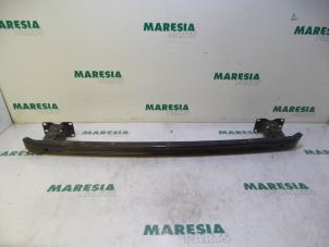 Used Front bumper frame Peugeot 407 SW (6E) 2.0 16V Price € 25,00 Margin scheme offered by Maresia Parts