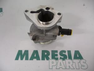 Używane Pompa prózniowa (Diesel) Renault Scénic II (JM) 1.5 dCi 105 FAP Cena € 30,00 Procedura marży oferowane przez Maresia Parts