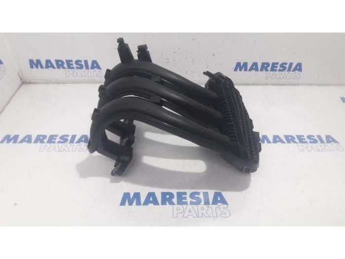 Gebrauchte Ansaugbrugge Peugeot 208 I (CA/CC/CK/CL) 1.0 Vti 12V PureTech Preis € 90,00 Margenregelung angeboten von Maresia Parts