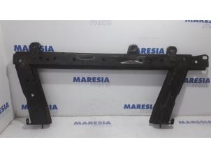 Used Radiator bar Renault Clio IV Estate/Grandtour (7R) 1.5 Energy dCi 90 FAP Price € 105,00 Margin scheme offered by Maresia Parts