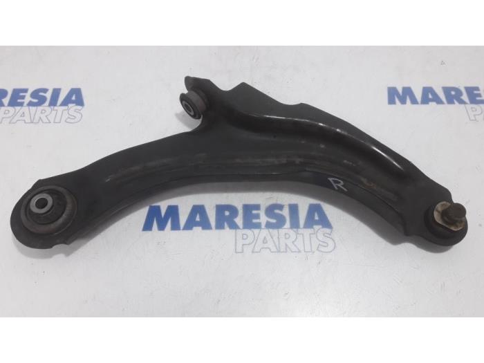 Front lower wishbone, right from a Renault Clio IV Estate/Grandtour (7R) 1.5 Energy dCi 90 FAP 2015