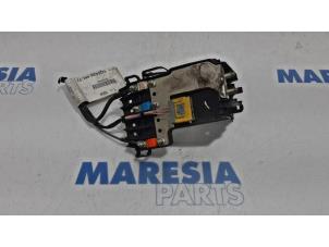 Usados Caja de fusibles Peugeot 308 (4A/C) 1.6 VTI 16V Precio € 100,00 Norma de margen ofrecido por Maresia Parts