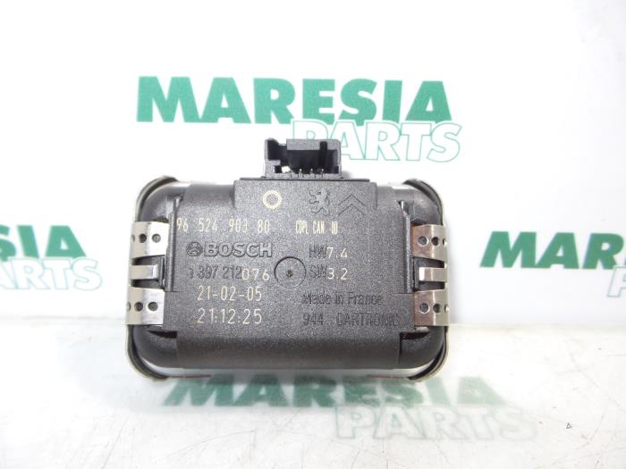 Begagnade Regnsensor Peugeot 407 SW (6E) 2.0 HDiF 16V Pris € 35,00 Marginaltabell erbjuds av Maresia Parts