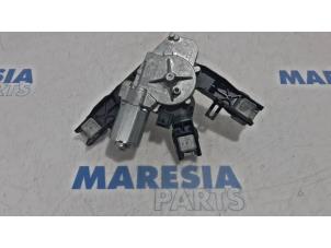 Used Rear wiper motor Peugeot 308 (L3/L8/LB/LH/LP) 1.6 BlueHDi 100 Price € 25,00 Margin scheme offered by Maresia Parts