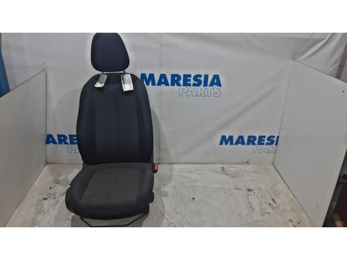 Seat, right from a Peugeot 308 (L3/L8/LB/LH/LP) 1.6 BlueHDi 100 2017