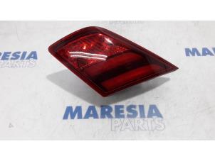 Używane Tylne swiatlo pozycyjne prawe Peugeot 308 (L3/L8/LB/LH/LP) 1.6 BlueHDi 100 Cena € 30,00 Procedura marży oferowane przez Maresia Parts