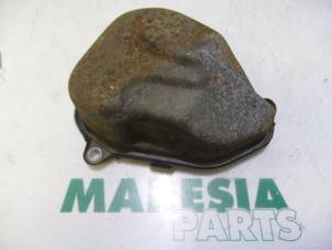 Used Gearbox cover Peugeot 206 SW (2E/K) 1.6 16V Price € 25,00 Margin scheme offered by Maresia Parts