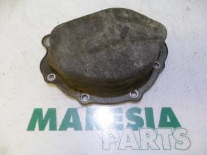 Used Gearbox cover Peugeot 307 (3A/C/D) 2.0 16V Price € 25,00 Margin scheme offered by Maresia Parts