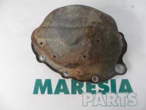 Used Gearbox cover Peugeot 407 SW (6E) 1.6 HDiF 16V Price € 25,00 Margin scheme offered by Maresia Parts