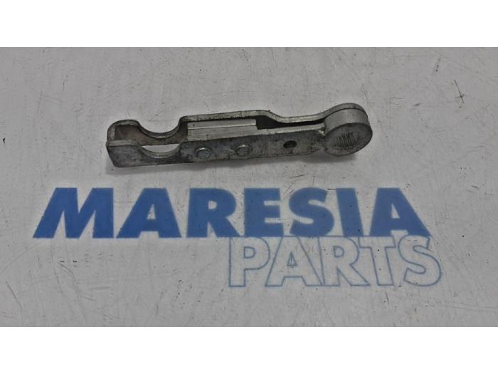 Używane Dzwignia Fiat Panda (169) 1.2, Classic Cena € 20,00 Procedura marży oferowane przez Maresia Parts