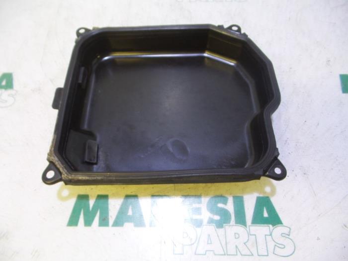 Gearbox cover from a Renault Scénic I (JA) 1.6 16V 2002