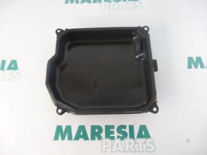 Usagé Couvercle boîte de vitesse Peugeot 807 2.0 16V Prix € 25,00 Règlement à la marge proposé par Maresia Parts