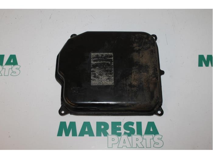 Gearbox cover from a Peugeot 206 (2A/C/H/J/S) 1.4 XR,XS,XT,Gentry 2002