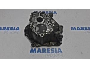 Used Gearbox casing Peugeot 407 SW (6E) 1.6 HDiF 16V Price € 50,00 Margin scheme offered by Maresia Parts