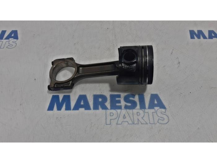 Gebrauchte Pleuelstange Renault Scénic III (JZ) 1.5 dCi 110 Preis € 40,00 Margenregelung angeboten von Maresia Parts