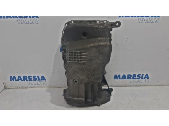 Gebrauchte Ölwanne Dacia Duster (HS) 1.6 16V Preis € 50,00 Margenregelung angeboten von Maresia Parts