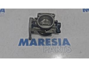 Używane Przepustnica Dacia Duster (HS) 1.6 16V Cena € 50,00 Procedura marży oferowane przez Maresia Parts