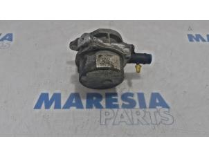 Used Vacuum pump (diesel) Renault Scénic III (JZ) 1.5 dCi 110 Price € 40,00 Margin scheme offered by Maresia Parts