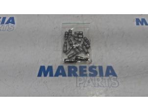 Used Tappet Peugeot 207/207+ (WA/WC/WM) 1.6 16V VTi Price € 50,00 Margin scheme offered by Maresia Parts