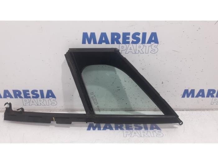 Usados Ventanilla triangular izquierda delante Peugeot 5008 I (0A/0E) 1.6 THP 16V Precio € 30,00 Norma de margen ofrecido por Maresia Parts