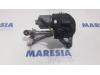 Front wiper motor from a Peugeot 5008 I (0A/0E) 1.6 THP 16V 2011