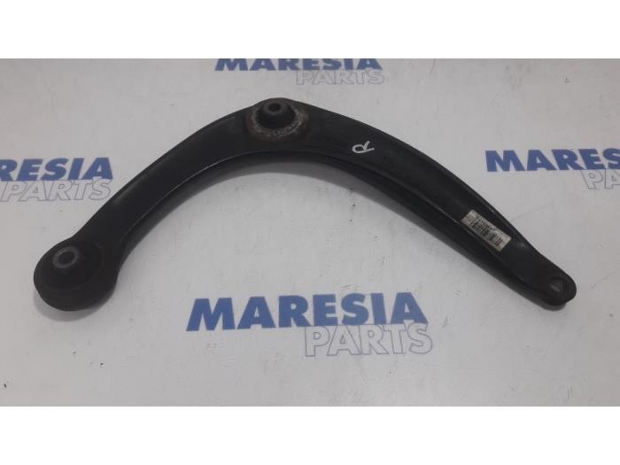 Front lower wishbone, right from a Peugeot 5008 I (0A/0E) 1.6 THP 16V 2011