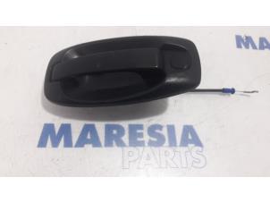 Used Door handle 2-door, right Fiat Doblo Cargo (263) 1.3 MJ 16V DPF Euro 5 Price € 22,99 Inclusive VAT offered by Maresia Parts