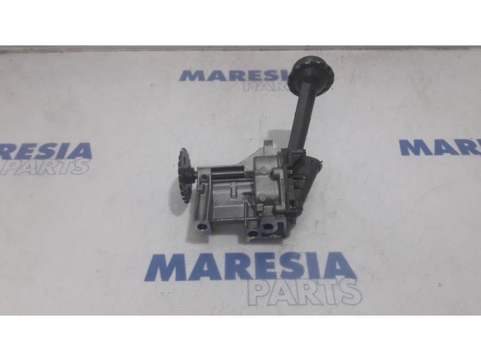 Gebrauchte Ölpumpe Renault Scénic III (JZ) 1.5 dCi 110 Preis € 50,00 Margenregelung angeboten von Maresia Parts